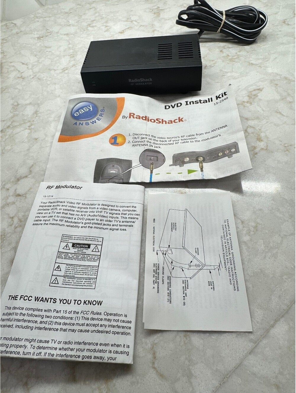 RadioShack RF Modulator Cat. No. 15-1214 A/V to Coaxial Channels 3/4 Converter